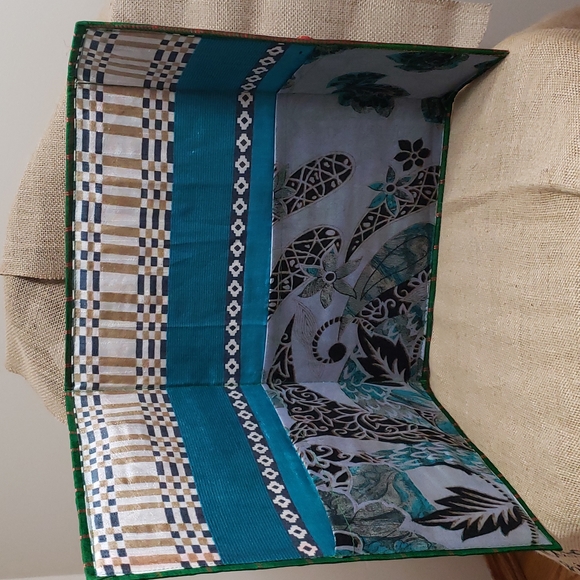 Recycled Sari fabric 3 pocket folder - Picture 3 of 8